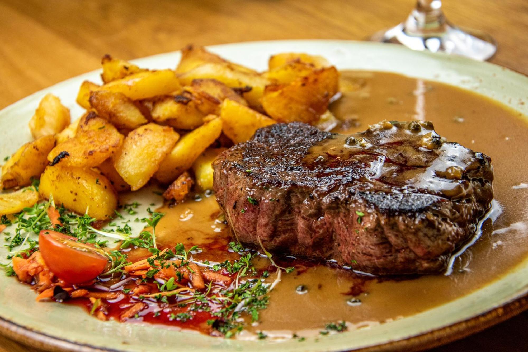Deutsches Haus Hotel Restaurant Gastwirtschaft Biergarten Am Radweg Bermuthshain Ngoại thất bức ảnh